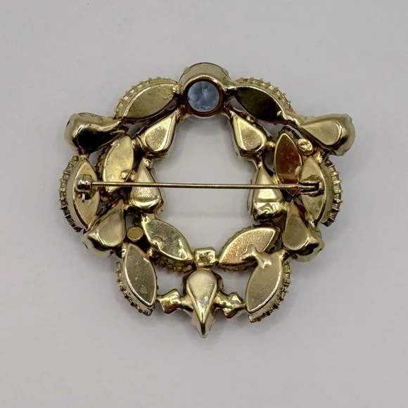 VINTAGE Duo Tone Crystal Wreath Brooch - Picture 8 of 10